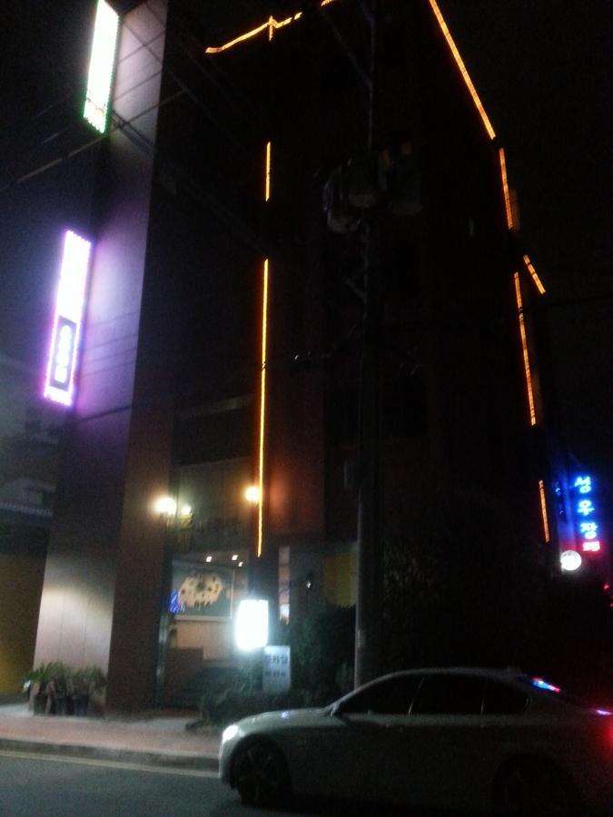 Jeju Brd Hotel Exteriör bild