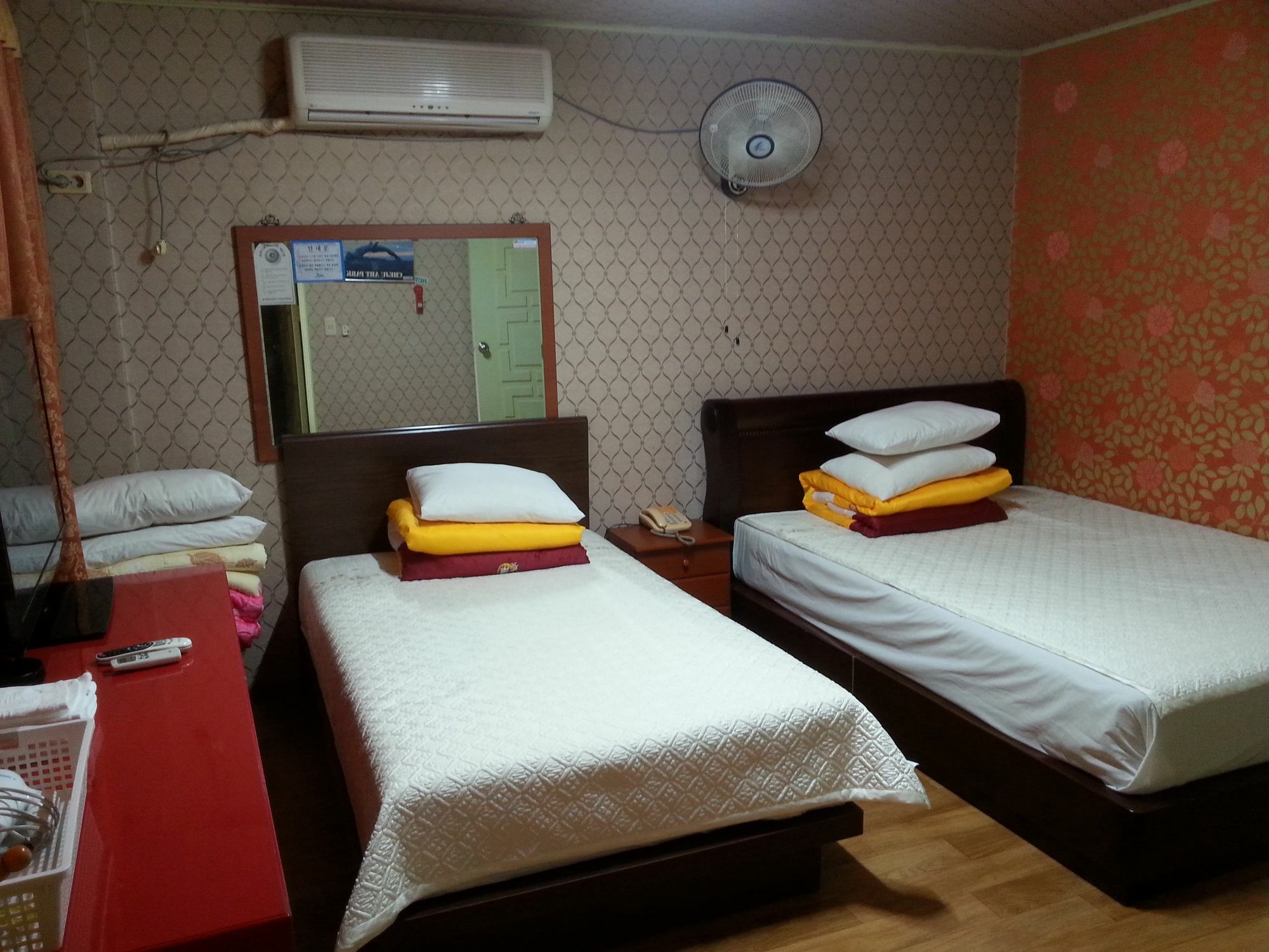 Jeju Brd Hotel Exteriör bild